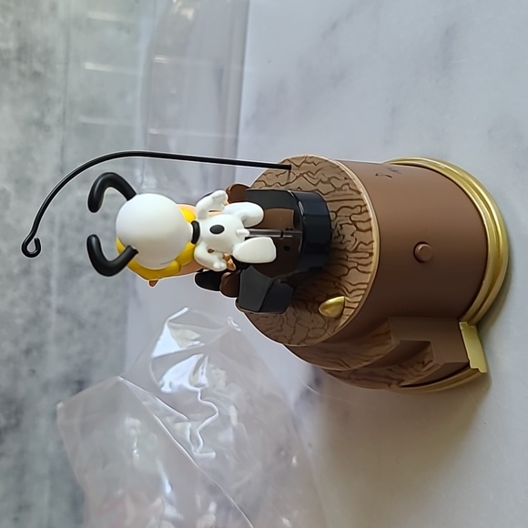 Hallmark Keepsake Ornament Peanuts 2004 Love To Dance! - Picture 10 of 12